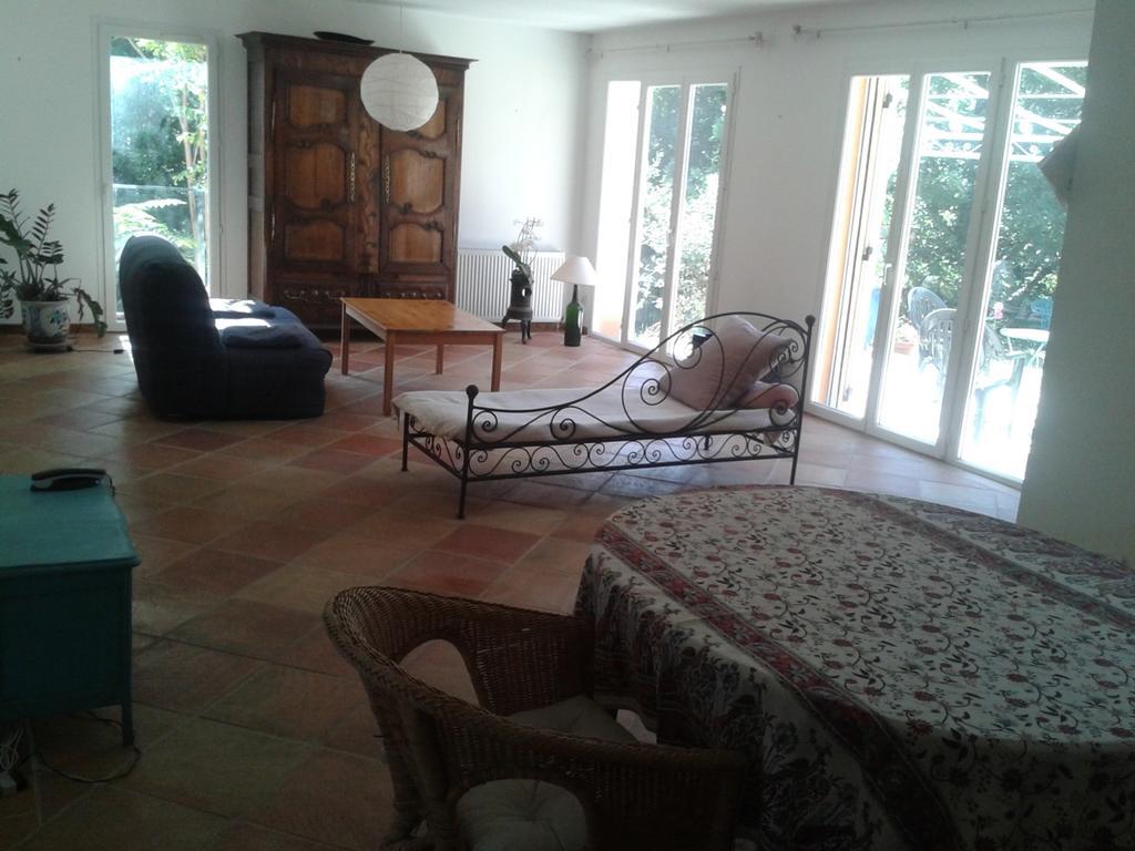 Entre Nimes Et Arles Villa Bellegarde  Bagian luar foto