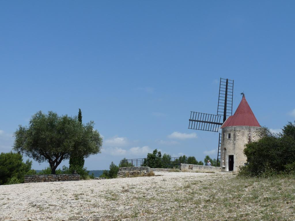 Entre Nimes Et Arles Villa Bellegarde  Bagian luar foto