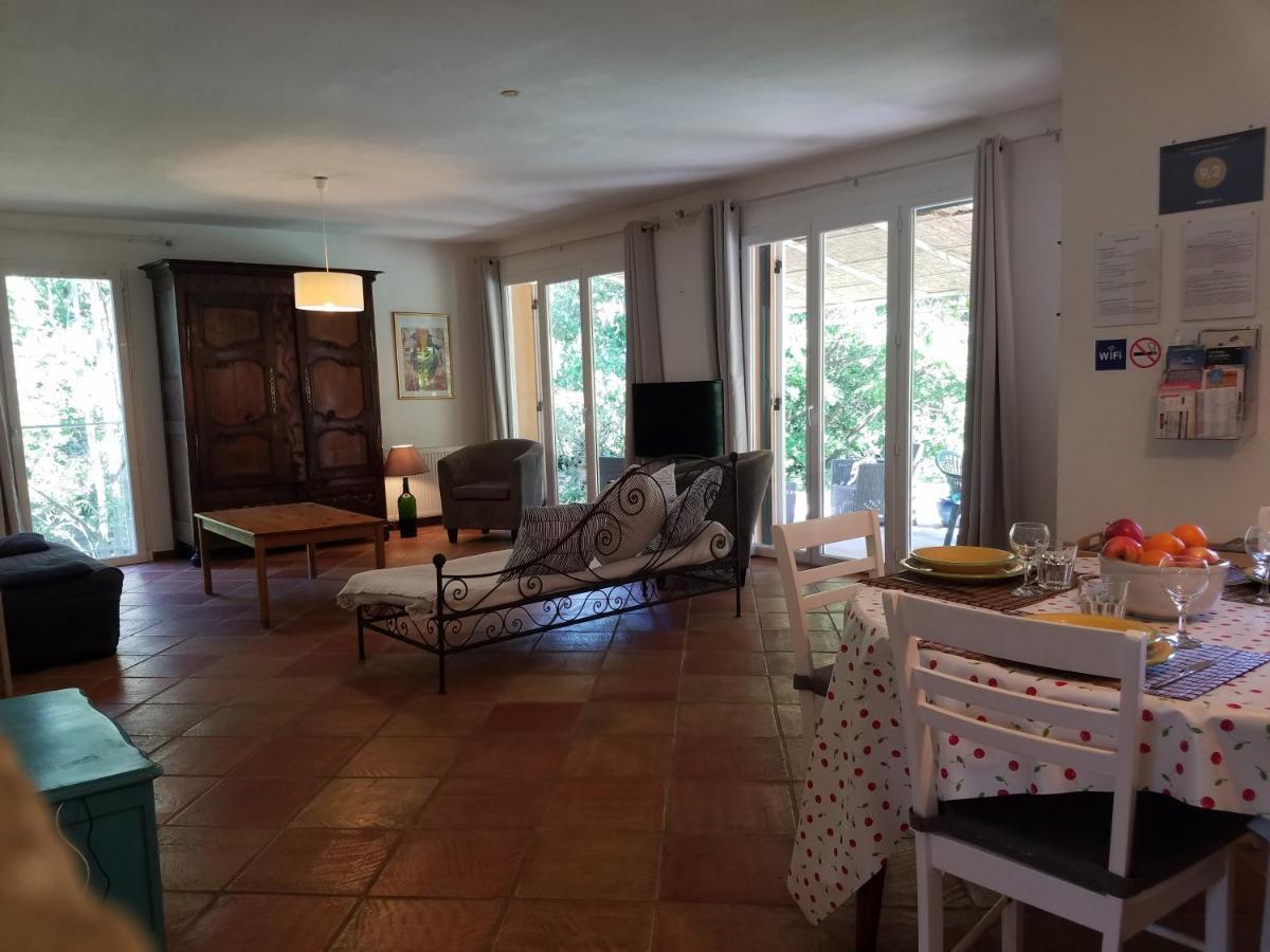 Entre Nimes Et Arles Villa Bellegarde  Bagian luar foto